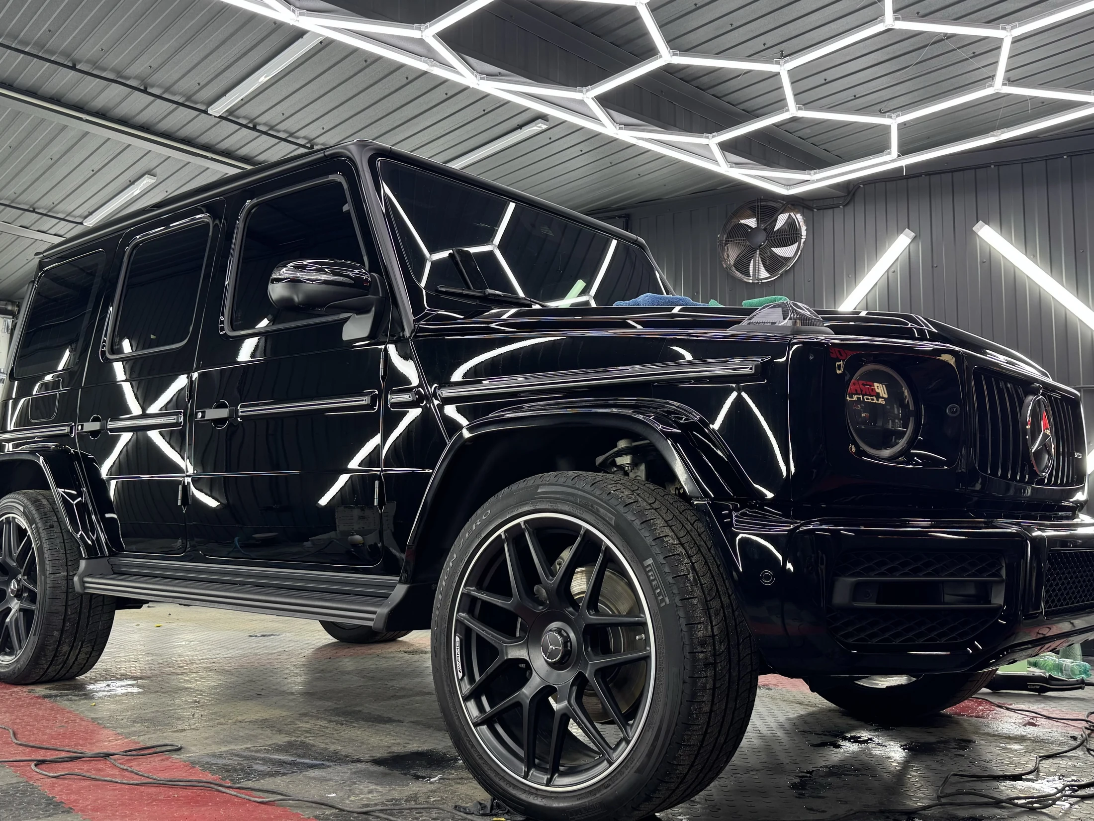 Mercedes-AMG G63 — Детейлінг · полірування