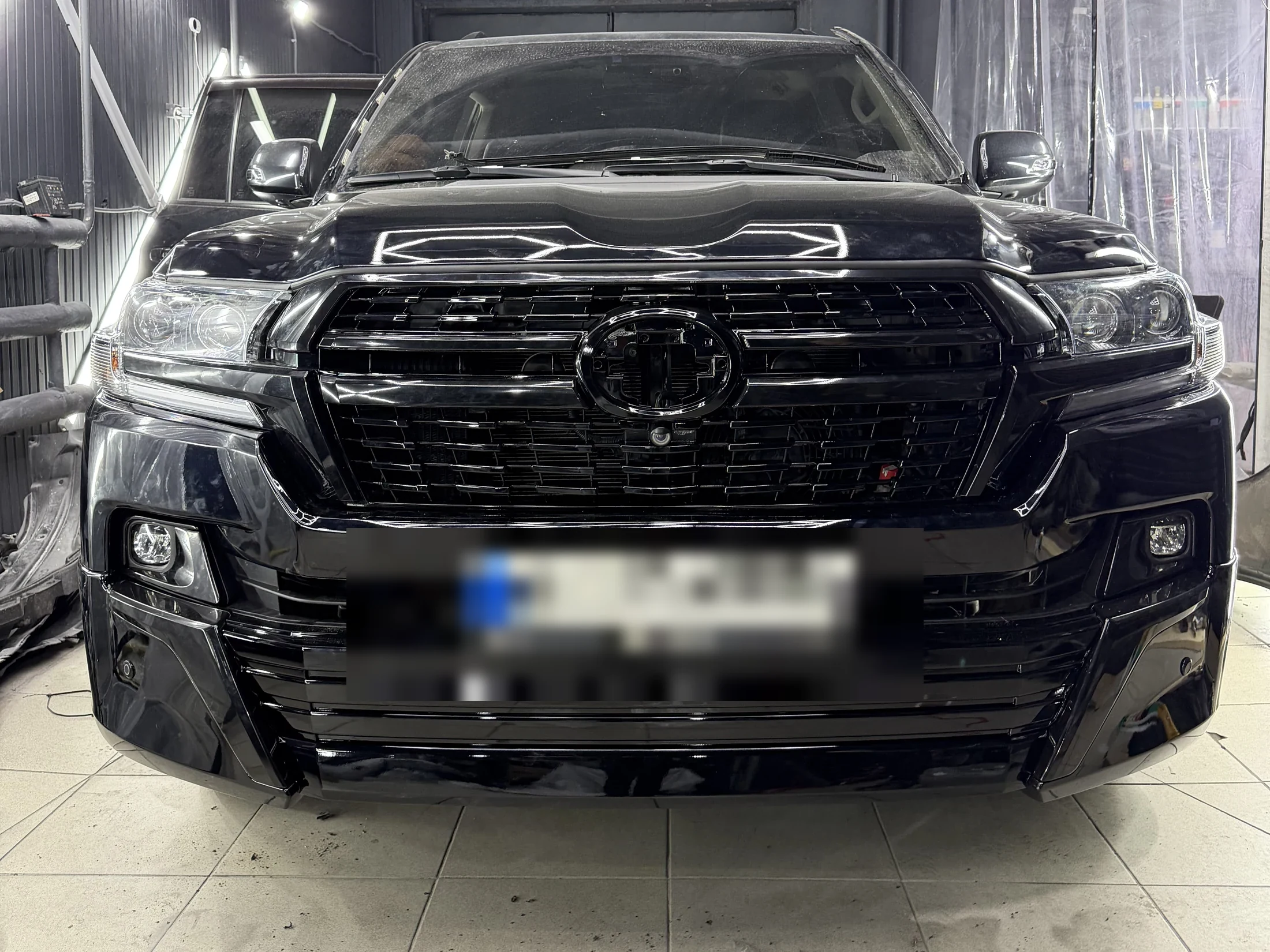 Toyota Land Cruiser 200 — Рестайлінг · детейлінг