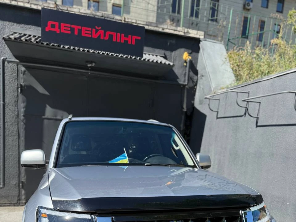 Mitsubishi Pajero — Рестайлінг переду
